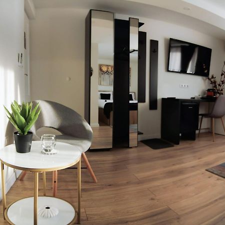Casa Emilia Hotel Хунедоара Стая снимка