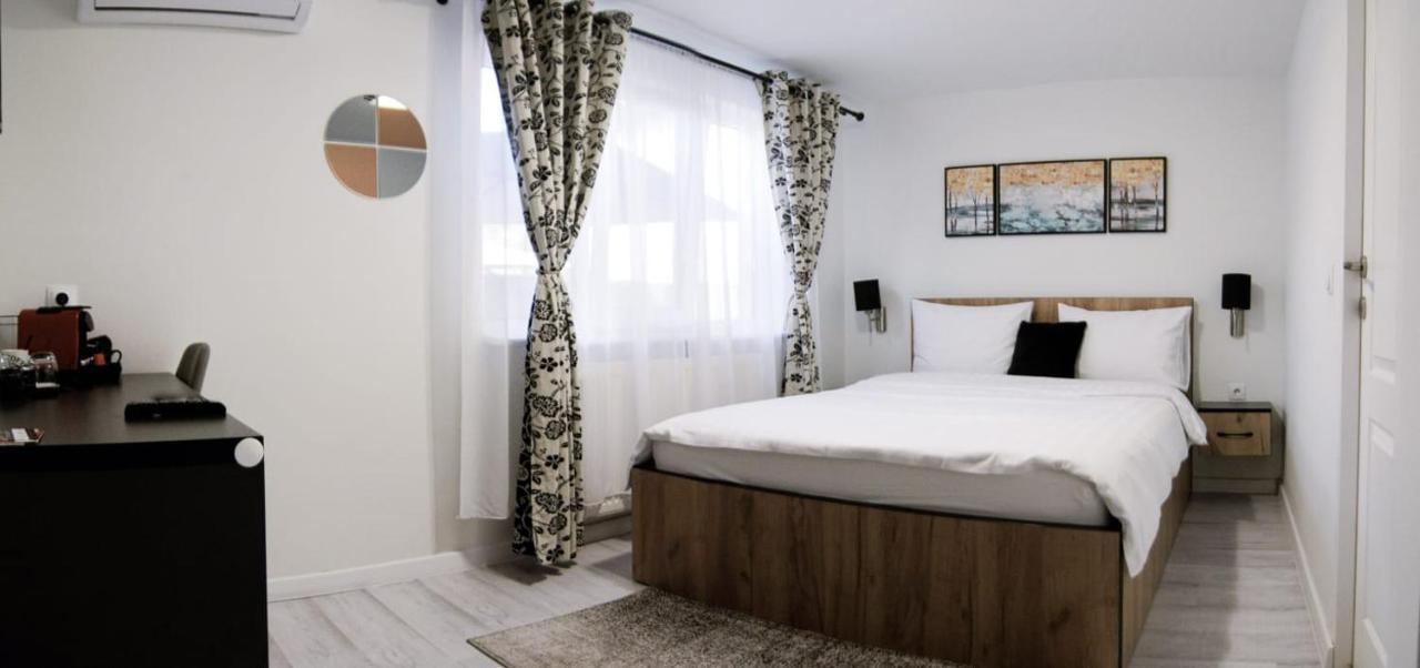 Casa Emilia Hotel Хунедоара Екстериор снимка