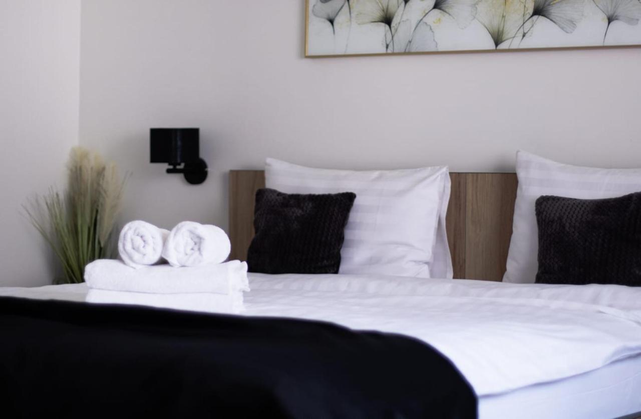 Casa Emilia Hotel Хунедоара Екстериор снимка