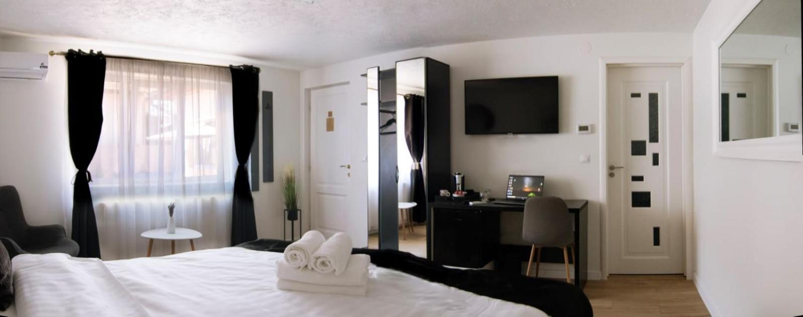Casa Emilia Hotel Хунедоара Стая снимка